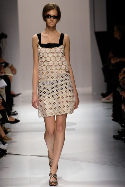 Look 50